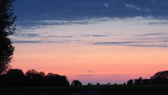 Himmel in der Abenddämmerung © Kirche im NDR Foto: Christine Raczka