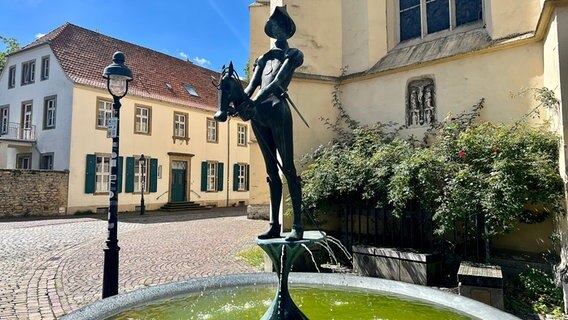 Steckenpferdreiter-Brunnen bei St. Katharinen in Osnabrück © Gemeinde St. Katharinen in Osnabrück 
