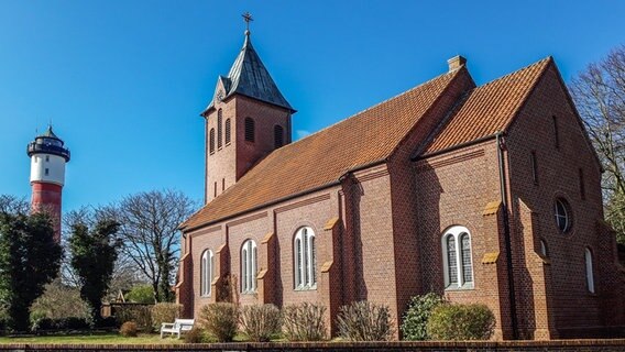 Die St. Nikolaikirche auf Wangerooge. © Kirche im NDR 