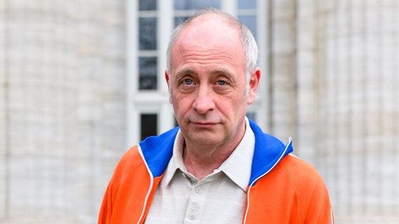 Der deutsch-französische Kabarettist und Satiriker Emmanuel Peterfalvi alias Alfons © picture alliance/dpa | Jonas Walzberg Foto: Jonas Walzberg