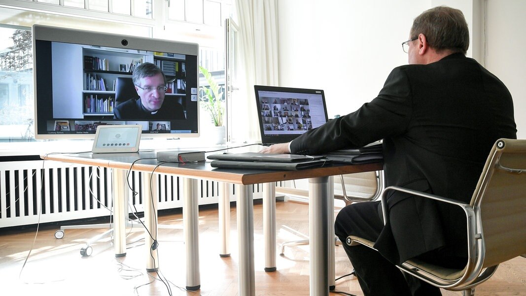 Virtuelle Bischofskonferenz Kirchenmänner im Krisenmodus
