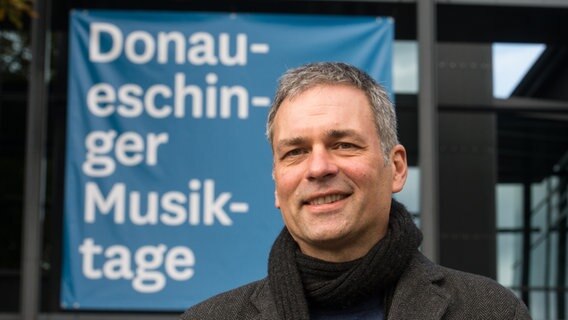 Der künstlerische Leiter der Donaueschinger Musiktage Björn Gottstein © picture alliance / dpa | Patrick Seeger 