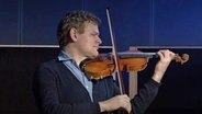 Sebastian Bohren spielt Violine © NDR 