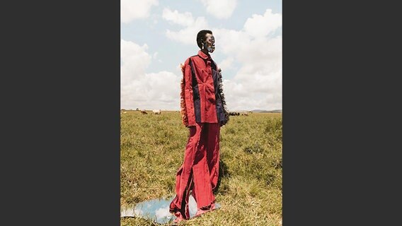Bild aus: "Atemberaubende Mode aus Afrika", Gerstenberg Verlag © Maganga Mwagogo (aus: "Atemberaubende Mode aus Afrika", Gerstenberg Verlag) 