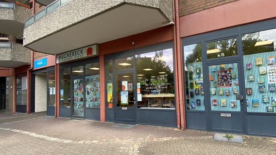 Die Buchhandlung "Büchereck" von außen © NDR.de Foto: Mathias Heller