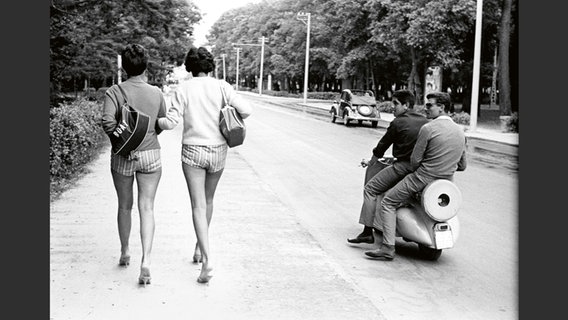 Bild aus dem Buch: "La lunga strada di sabbia" © Archivio Fotografico Paolo di Paolo Foto: Paolo di Paolo