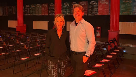 Die Session in Dresden fand im Beatpol, einem früheren Ballsaal statt. Katharina und Jan haben die großartige Stimmung vor Ort sehr genossen. © NDR 