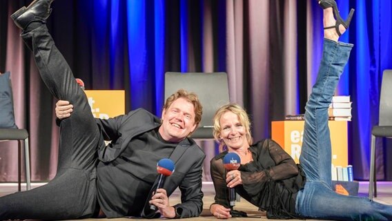 Die beiden eat.READ.sleep.-Host Jan und Katharina haben jede Menge gute Laune auf der Sommertour. © Stadt Ingolstadt_Rössle 