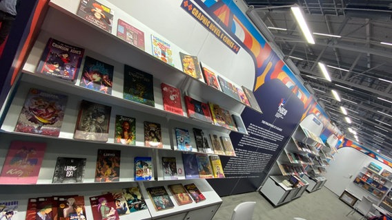 Graphic Novels am philippinischen Stand auf der Frankfurter Buchmesse 2023 © NDR.de / Christina Grob Foto: Christina Grob