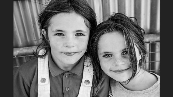 Jamie Johnson: zwei Mädchen © Kehrer Verlag Foto: Jamie Johnson