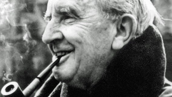 Der britische Schriftsteller J. R. R. Tolkien (undatierte Aufnahme). © dpa Foto: epa afp