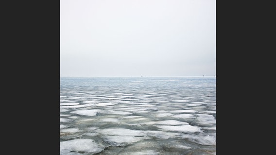 Lake Huron, 12-30-2010, 3:08 pm © Steidl Verlag Foto: Lucinda Devlin