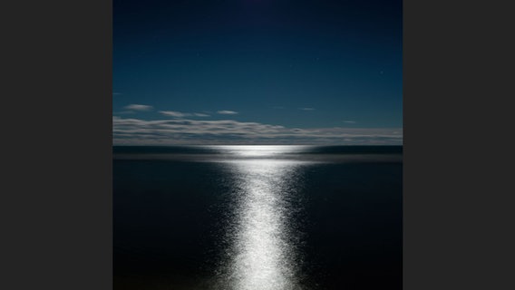 Lake Huron, 10-27-2012 8:30 pm © Steidl Verlag Foto: Lucinda Devlin