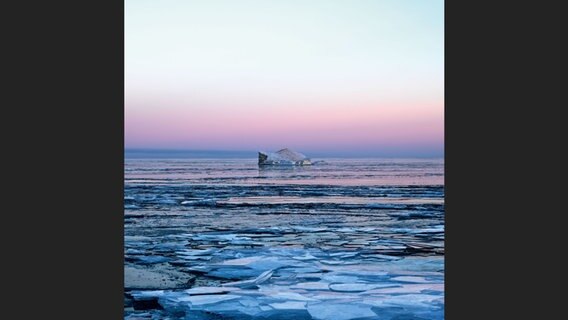 Lake Huron, 3-4-2013 6:31 pm © Steidl Verlag Foto: Lucinda Devlin