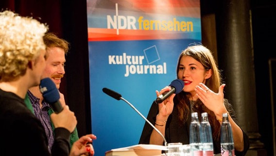 von links: Julia Westlake, Stefan Ferdinand Etgeton und Vea Kaiser  Foto: Stefan Albrecht