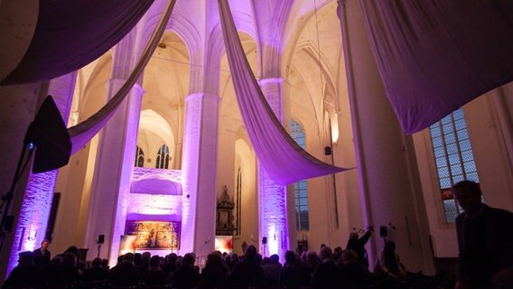 Der Dom zu Lübeck von innen.  Foto: Stefan Albrecht