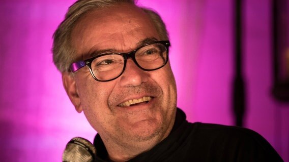 Stefan Gwildis auf der Bühne © NDR Foto: Stefan Albrecht