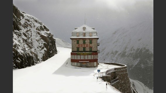Bild aus: "Lost. In the Beauty of Bad Weather" © Christophe Jacrot Foto: Christophe Jacrot