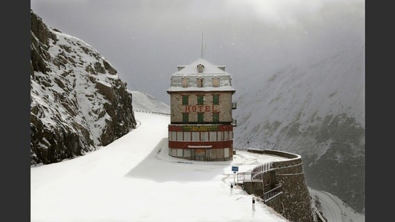 Bild aus: "Lost. In the Beauty of Bad Weather" © Christophe Jacrot Foto: Christophe Jacrot