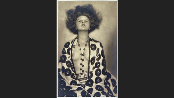 Madame d'Ora: Schauspielerin und Tänzerin Elsie Altmann-Loos, 1922 © Photostudio Setzer-Tschiedel, Wien / Prestel Verlag Foto: Madame d’Ora
