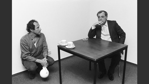 Bild aus dem Buch: "Männer, die Rosen schneiden" © 2023 Isolde Ohlbaum / courtesy Schirmer/Mosel Foto: Isolde Ohlbaum