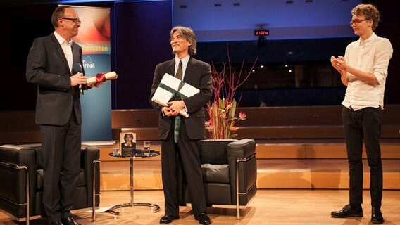 Christoph Bungartz (l.), Kent Nagano (M.) und Julius Feldmeier im Rolf-Liebermann-Studio. © Stefan Albrecht 