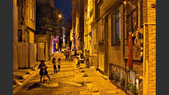 Istanbul bei Nacht, 325 © Steidl Verlag Foto: Orhan Pamuk