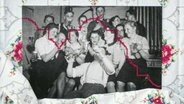 Ein Fotokunstwerk der Fotografin Astrid Reischwitz - ein besticktes Gruppenfoto aus dem Bildband "Spin Club Stories" © Kehrer Verlag Foto: Astrid Reischwitz