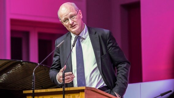 Bei einer Gala im Schloss Herrenhausen wird der NDR Kultur Sachbuchpreis 2018 vergeben. © NDR Foto: Axel Herzig