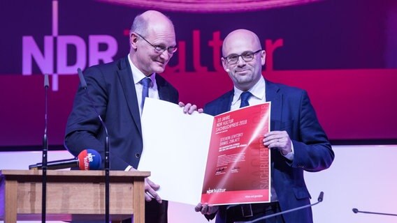 Bei einer Gala im Schloss Herrenhausen wird der NDR Kultur Sachbuchpreis 2018 vergeben. © NDR Foto: Axel Herzig