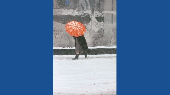 Red Umbrella, c. 1958 © Saul Leiter Foundation Foto: Saul Leiter