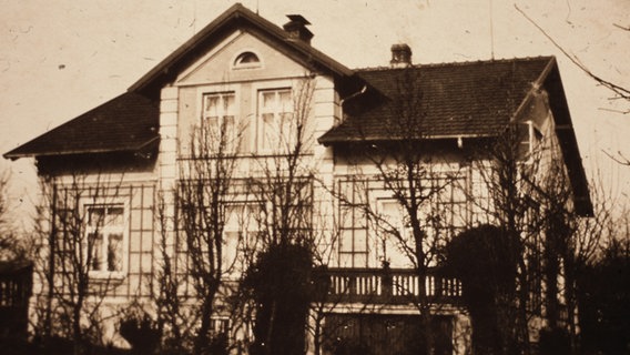 Tarnows Dienstwohnung im Einfamilienhaus von 1912 bis 1933 auf dem Schweriner Sachsenberg. © Fritz-Reuter-Literaturmuseum Stavenhagen 