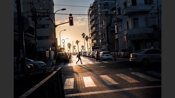 Sonnenuntergang in Tel Aviv © Jan Windszus / mare Verlag 