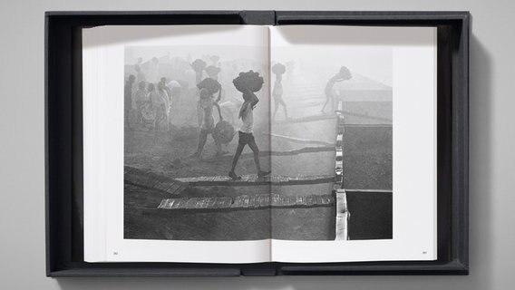 Bild aus dem Buch "Arbeiter" von Sebastião Salgado © Mark Seelen Foto: Sebastião Salgado