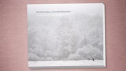 Cover des Buches  Monika Lawrenz: "VERLORENES, UNVERLIERBARES" © © 2023 Stiftung Reepsholt für Naturschutz und umweltgerechte Ressourcennutzung 