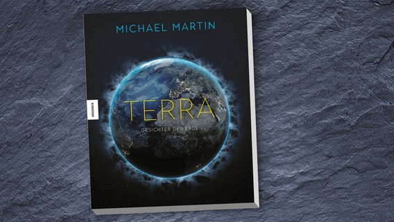 Buchcover: Michael Martin - Terra. Gesichter der Erde © Knesebeck Verlag 