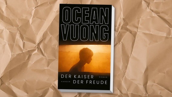Cover Ocean Vuong, "Der Kaiser der Freude“ © Hanser 