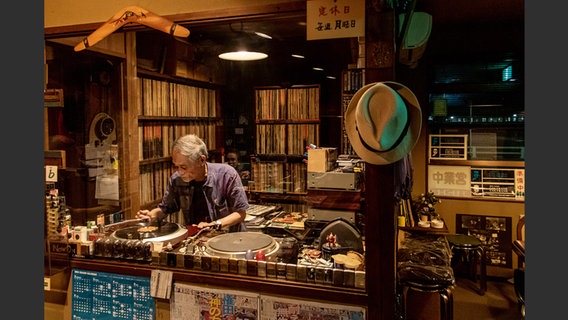 Bild aus dem Buch "Tokyo Jazz Joints" © Philip Arneill Foto: Philip Arneill