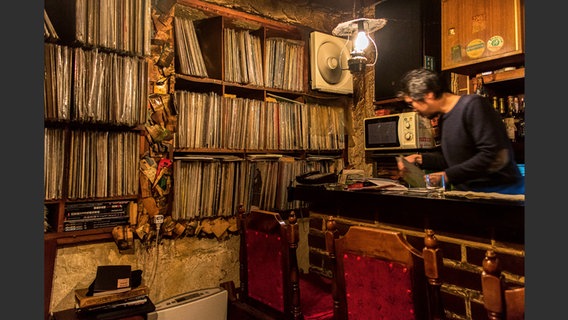 Bild aus dem Buch "Tokyo Jazz Joints" © Philip Arneill Foto: Philip Arneill