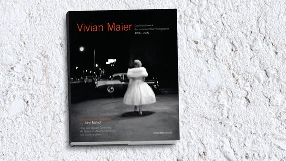 Buchcover: "Vivian Maier: Das Meisterwerk der unbekannten Photographin 1926-2009" © Schirmer Mosel Verlag 