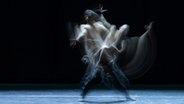 Tänzer Luca Pannacci der Gauthier Dance Company in einer Probe zu "The Seven Sins" © picture alliance/dpa | Bernd Weißbrod Foto: Bernd Weißbrod