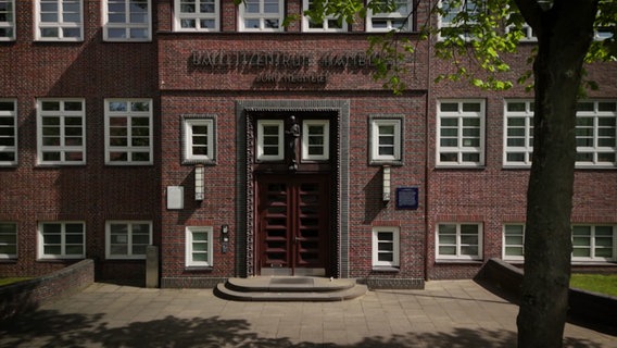 Das rote Backsteingebäude des Hamburg Balletts Das rote Backsteingebäude des Hamburg Balletts © NDR