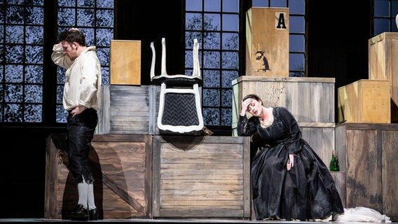Szene aus einer Inszenierung von "Die Hochzeit des Figaro" in der Staatsoper Hannover © Sandra Then 