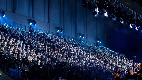 Sängerinnen und Sänger beim Chormusical Martin Luther King in Essen. © Stiftung Creative Kirche 