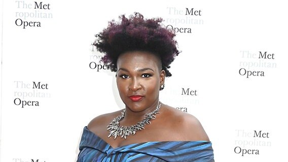 Opersängerin Leah Hawkins bei einer Gala. © picture alliance / Photoshot | - 