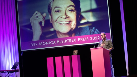 Moritz Bleibtreu hält eine Rede bei den 10. Privattheatertagen © Hamburger Privattheatertage 