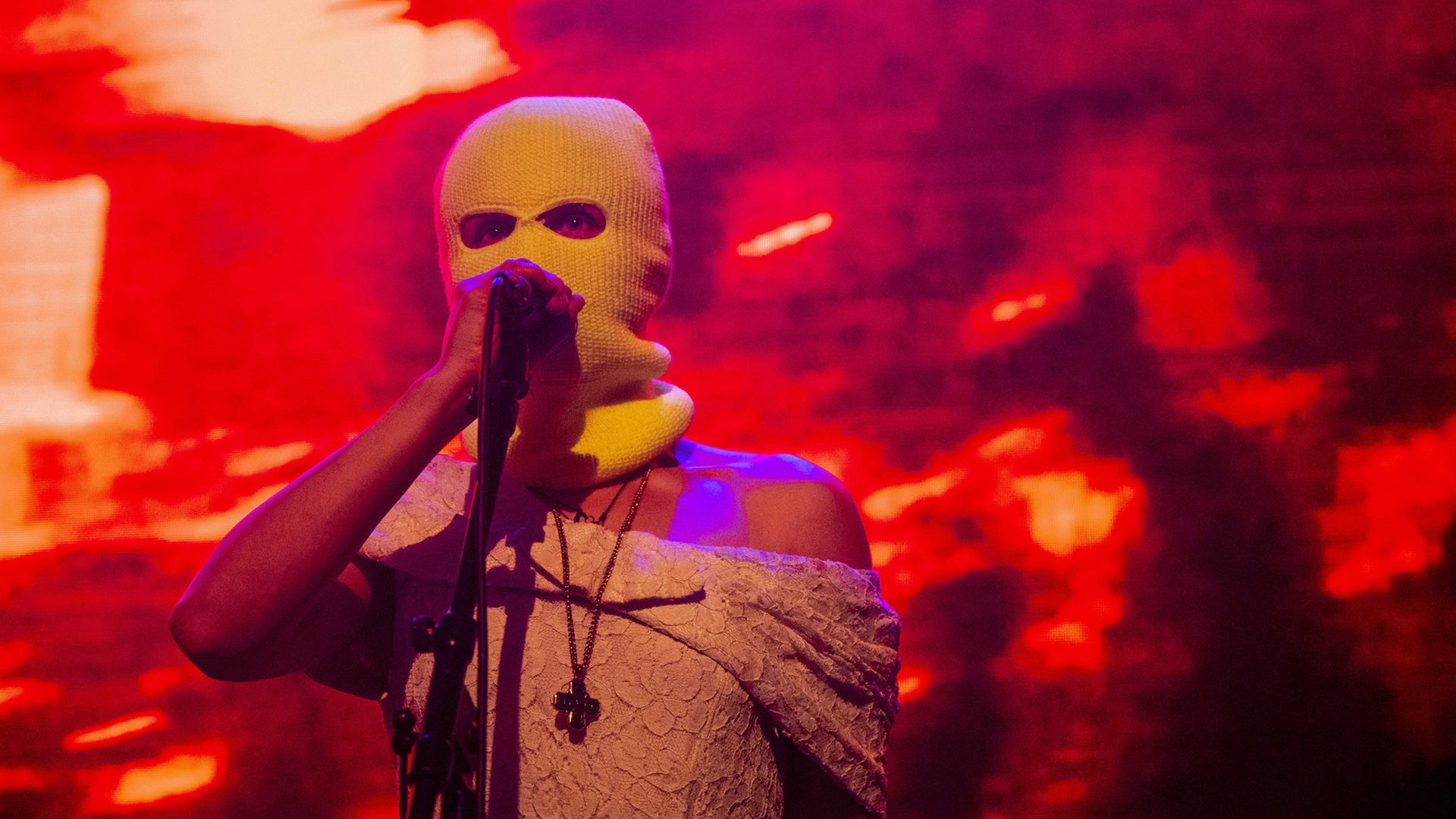 Pussy Riot in der Elbphilharmonie: Mut trifft auf Kleinmut