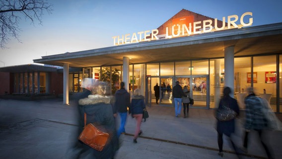 Das Theater Lüneburg von außen © Theater Lüneburg/ Dan Hannen Foto: Dan Hannen