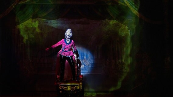 Szene aus der Oper Xerxes am Theater Flensburg. © Theater Flensburg 