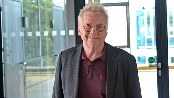 Der Politiker und Publizist Daniel Cohn-Bendit zu Gast von NDR Kultur im Rahmen der Vorstellung seines Dokumentarfilmes beim Filmfest Hamburg © NDR Foto: Patricia Batlle